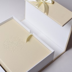 Album A4 Box Flap Ribbon Cream/BK2021H