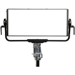 إضائة ليد متعددة الألوان من شركة أبيوتشر LED Aputure Nova P600c RGBWW مع شنطة