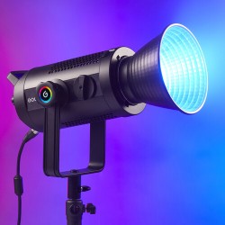 Godox  Zoom RGB LED Video Light / SZ150R